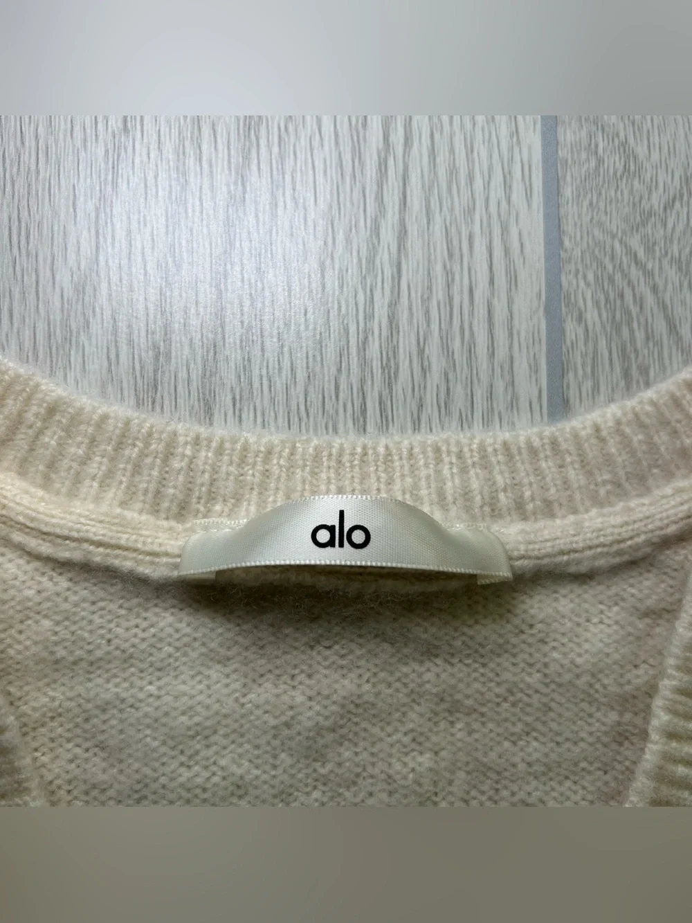 Alo Yoga Wool Cashmere New Class Oversized V-Neck Sweater Women’s XS MSRP $328